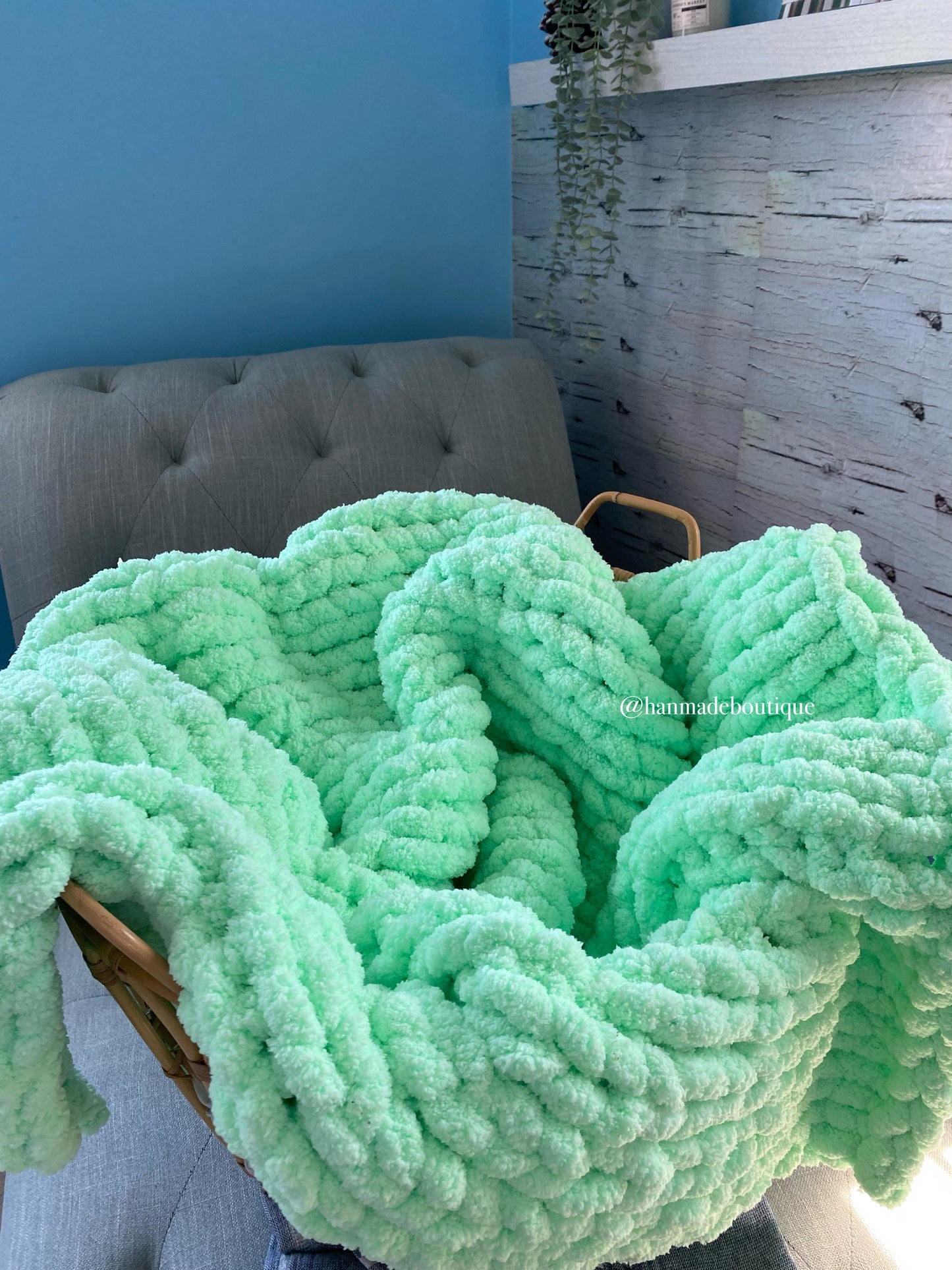 NEW Bright Mint Green Chunky Blanket